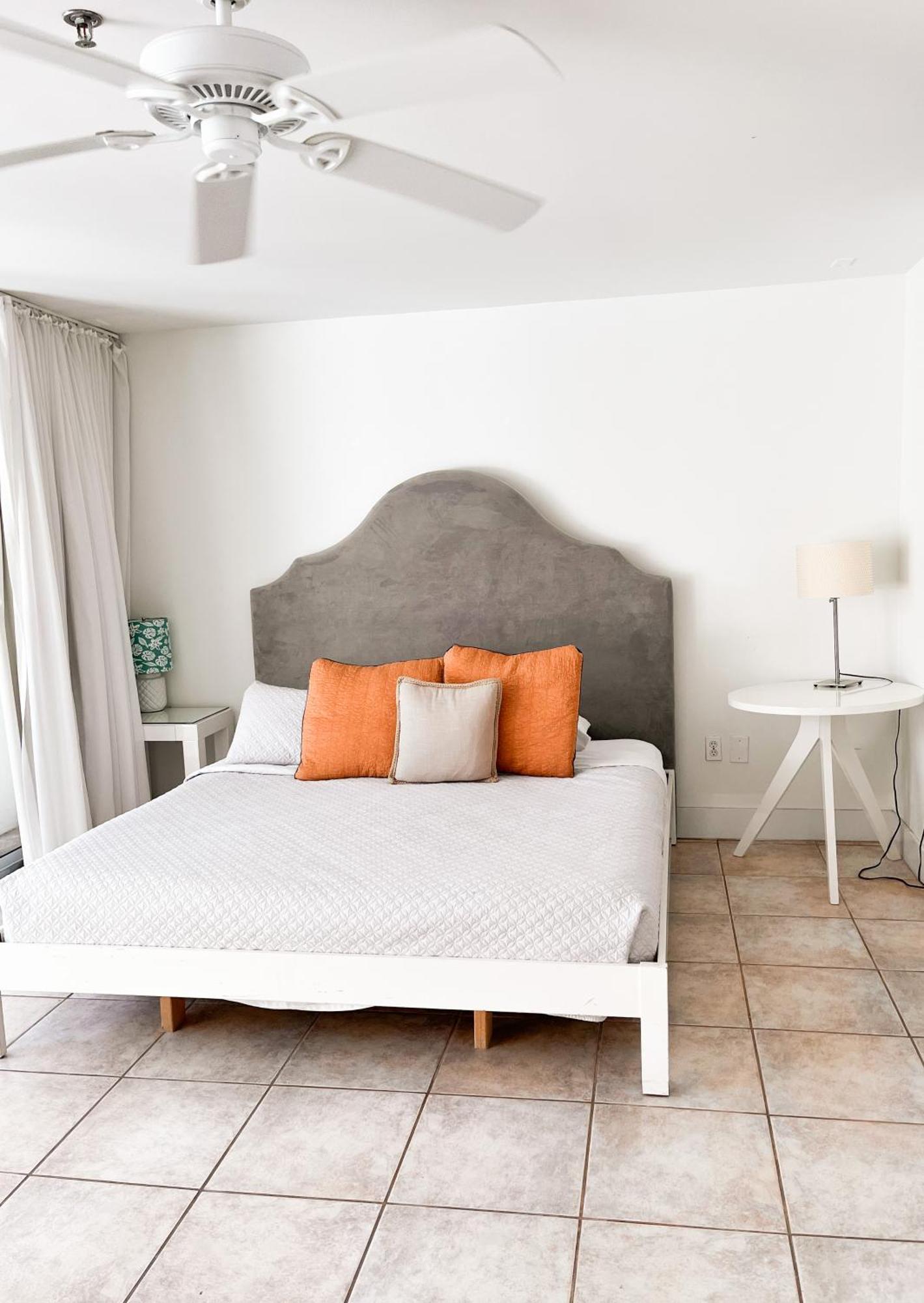 Castle Pavillon 8 Beachfront - Private Beach Access Loft With 2-Story, Pool, Tennis, Free Parking Access ميامي بيتش المظهر الخارجي الصورة